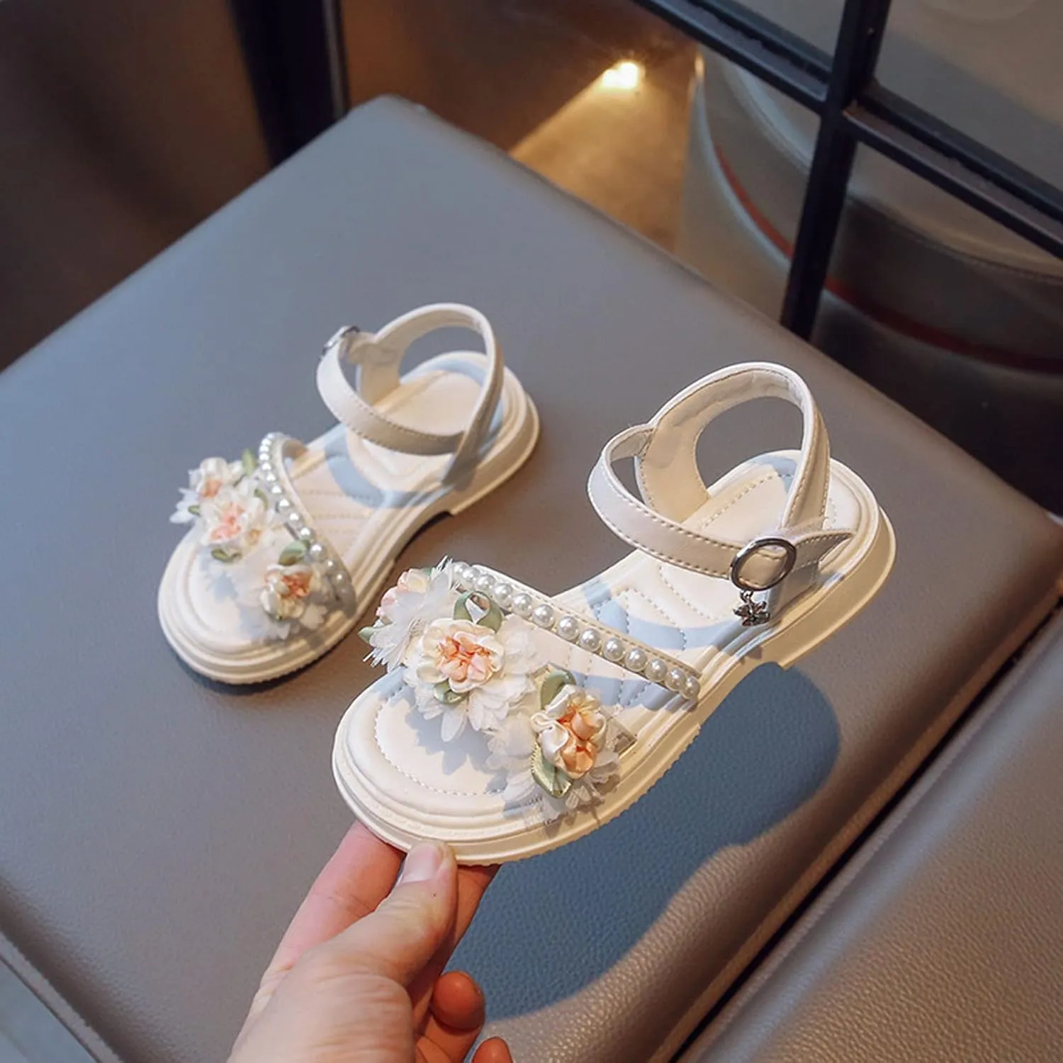 Flower Girls Sandals Toddler Kids Wedding Dress Shoes Summer Open Toe Floral Pearl Princess Sandals with Ankle Strap