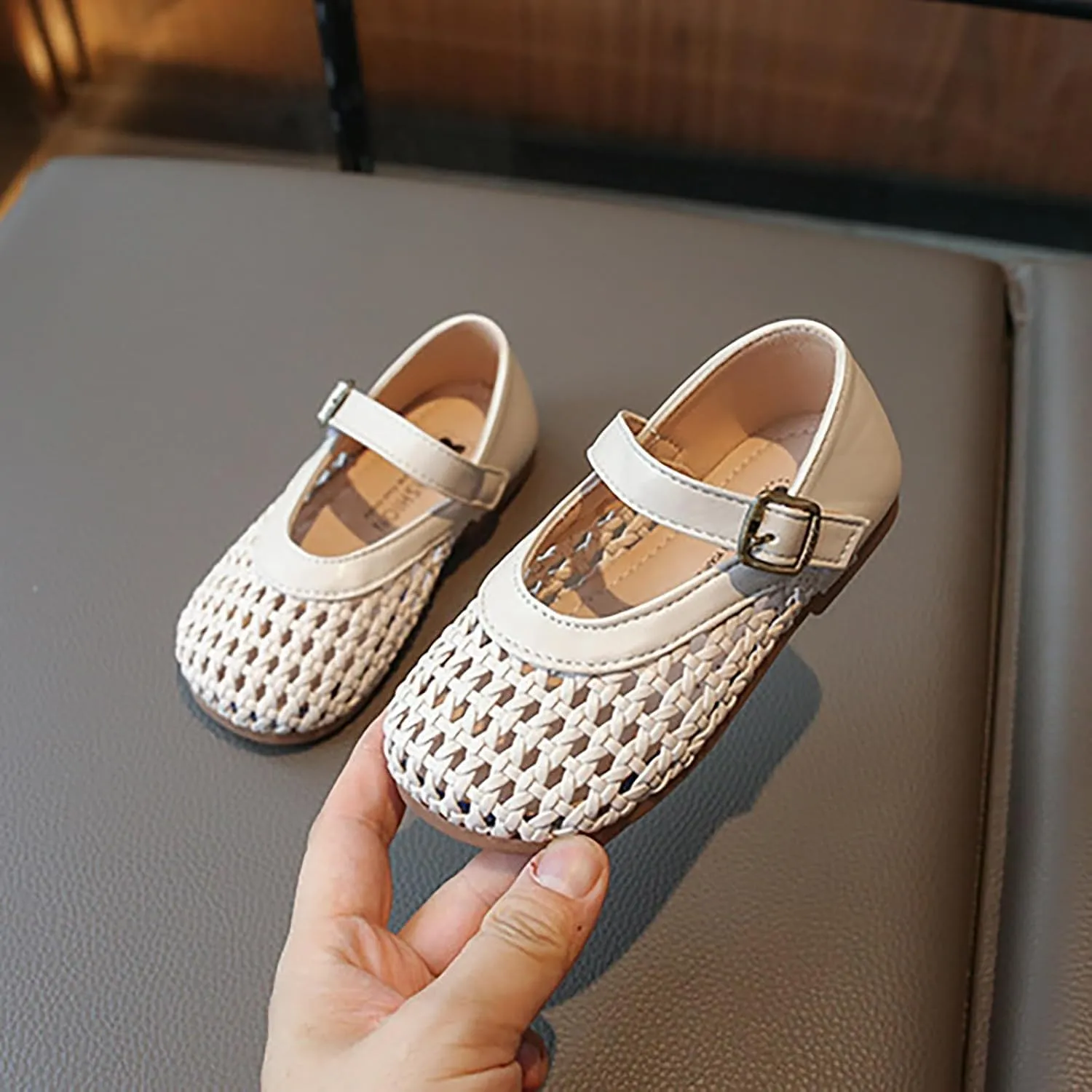 Girls Leather Sandals Close Toe Non Slip Adjustable Straps Outdoor Flats Shoes Kids Cute Summer School Sandals