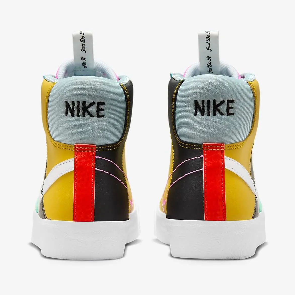 Nike Kids' Blazer Mid '77 SE Sneaker