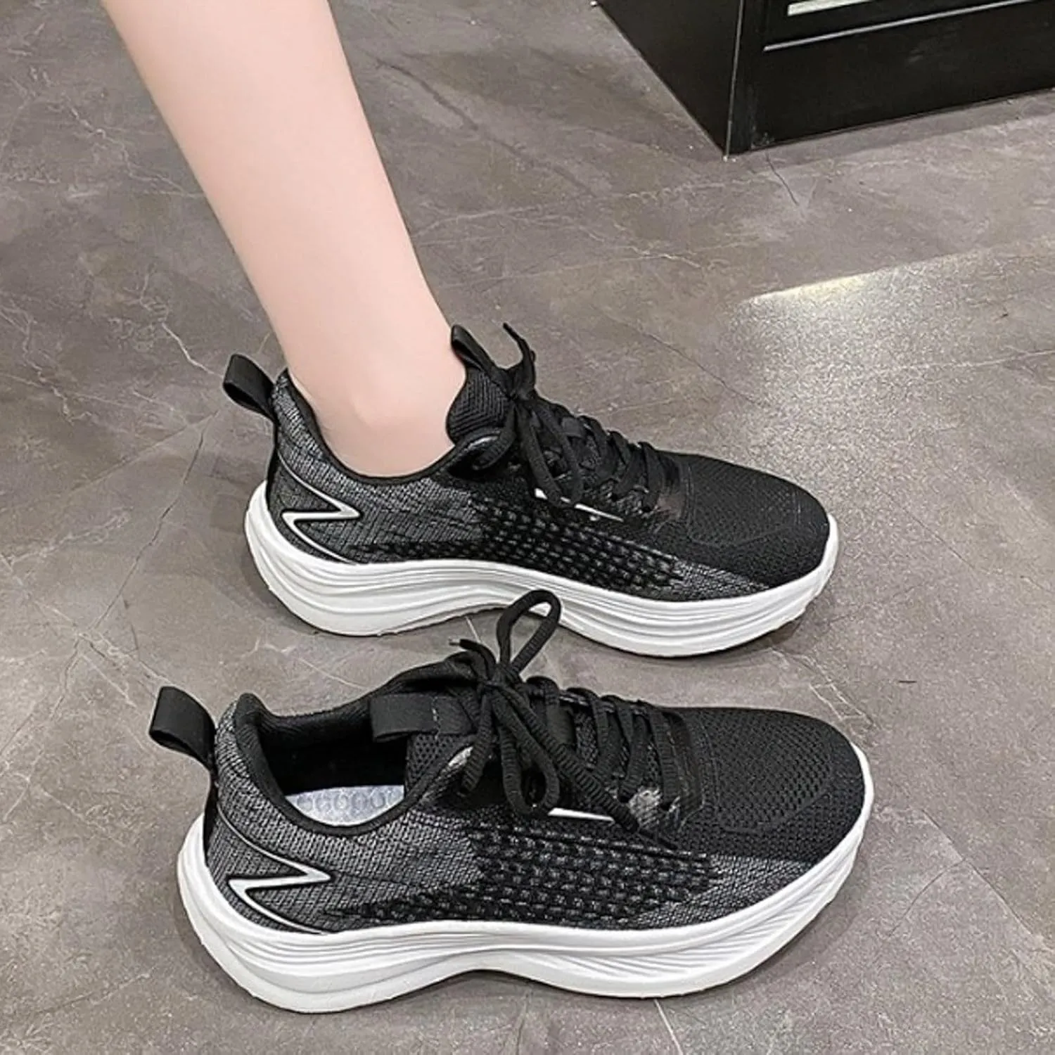 Women's Orthopedic Shoes with Adjustable Strap Casual Lace Up Non-Slip Walking Shoes Lightweight Elderly Shoe